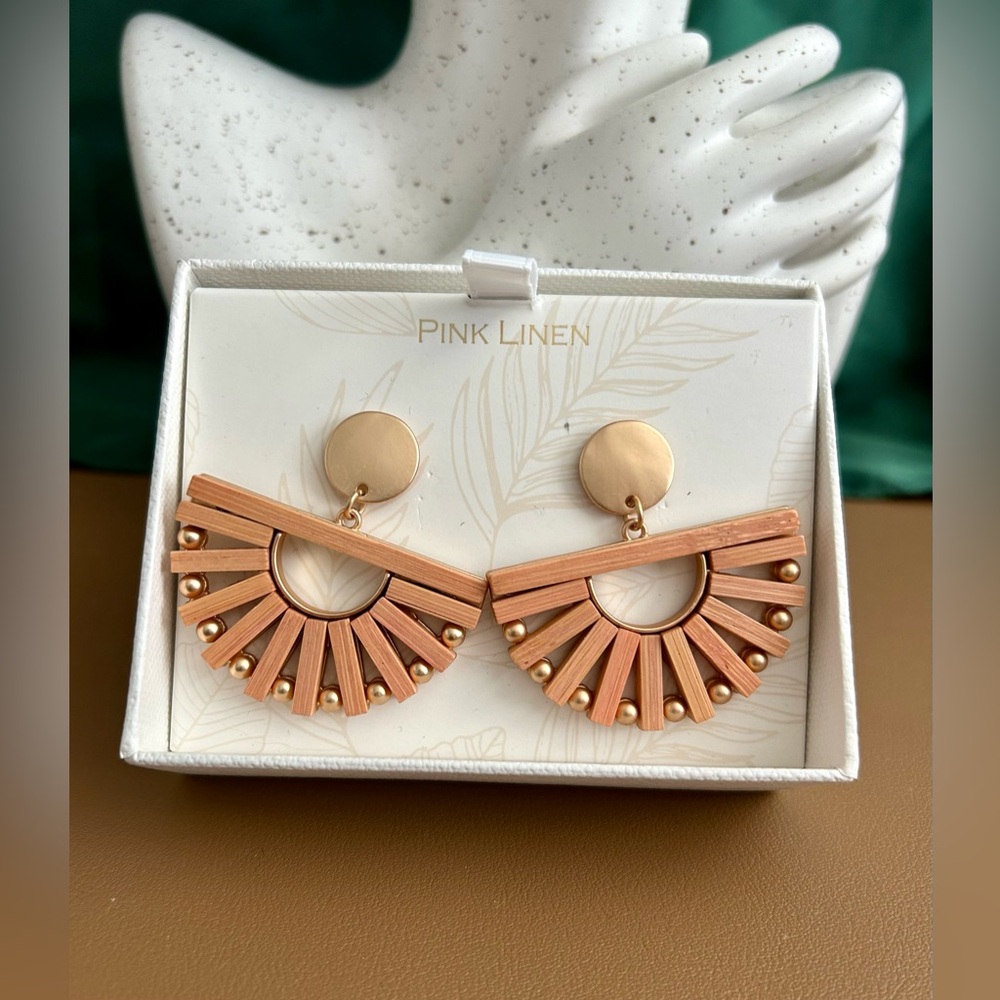 NEW Pink Linen Wood Earrings - Picture 2 of 2